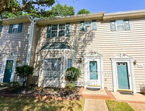 Building Photo - 307 Silverberry Ct