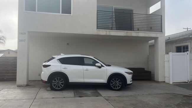 Foto del edificio - 1807 Donax Ave