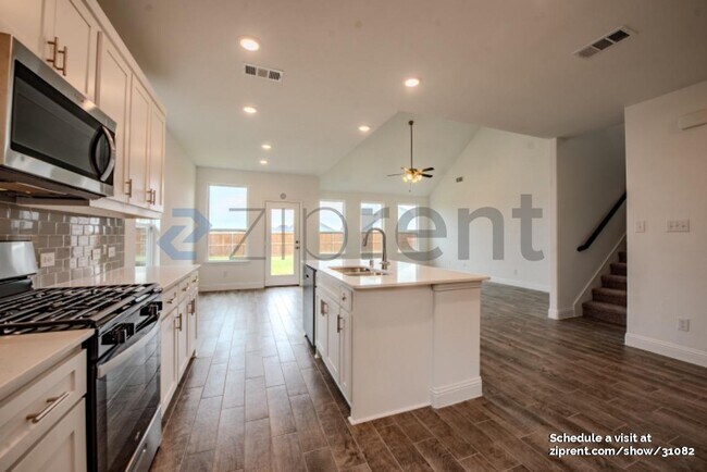 Building Photo - 1301 Renato Dr