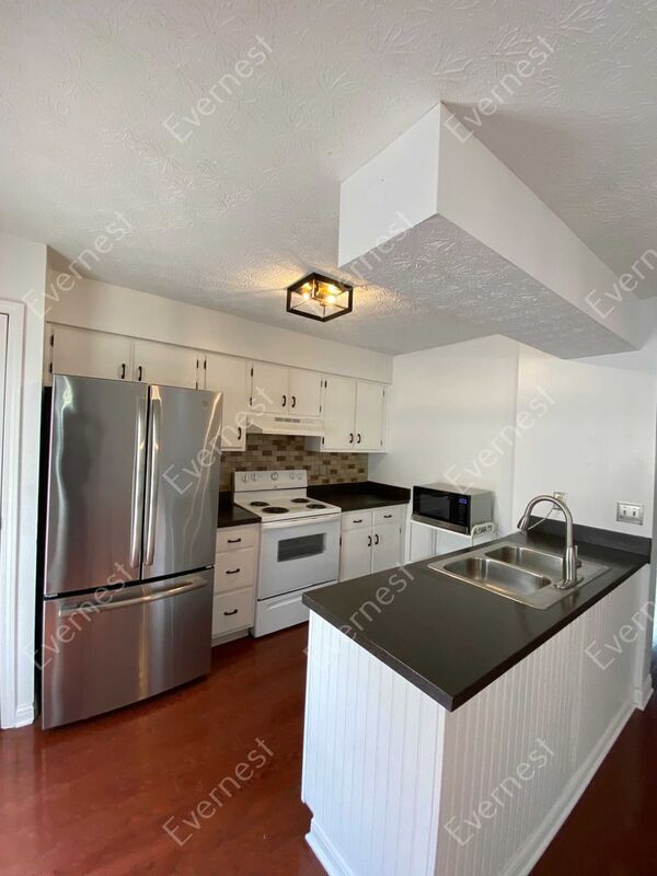 Foto del edificio - 8364 Cliffthorne Way