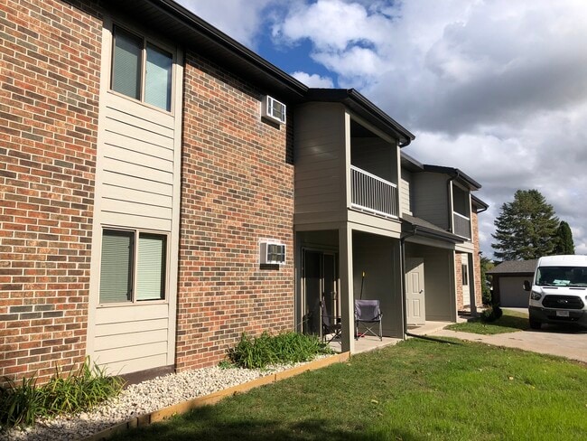outside view - 903 Alabama Pl