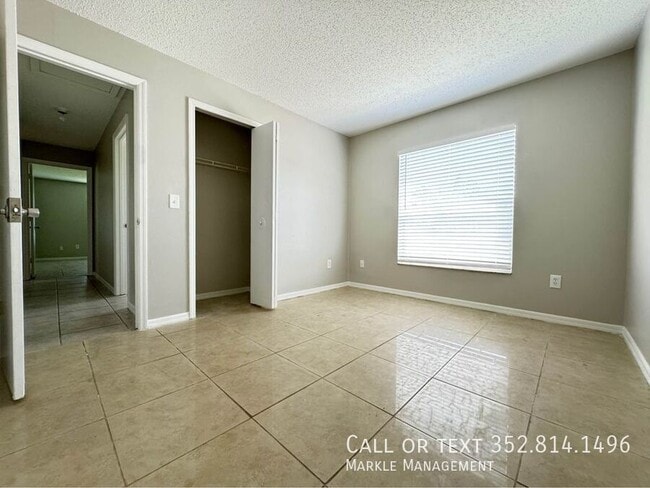 Building Photo - 2212 Florida Dr