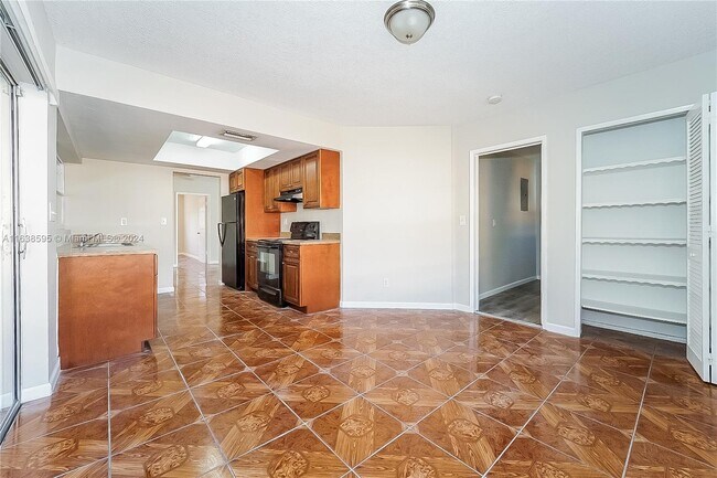 Foto del edificio - 4961 NW 41st St
