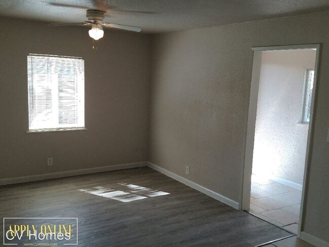 Building Photo - 2 br, 1 bath House - 701 Alameda Ave.