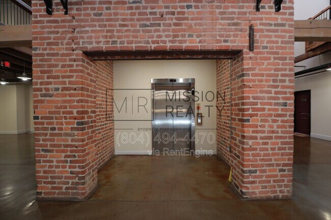 Building Photo - 815 Porter St