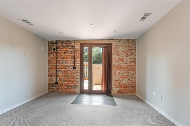 Building Photo - 709 Jackson