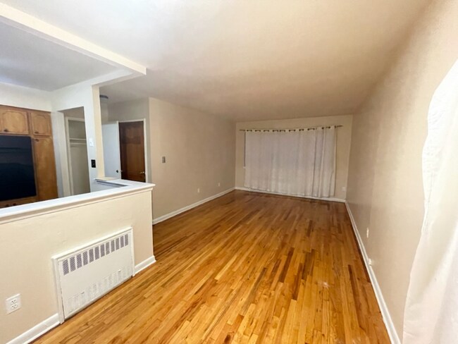 Foto del edificio - 1100 E 80th St