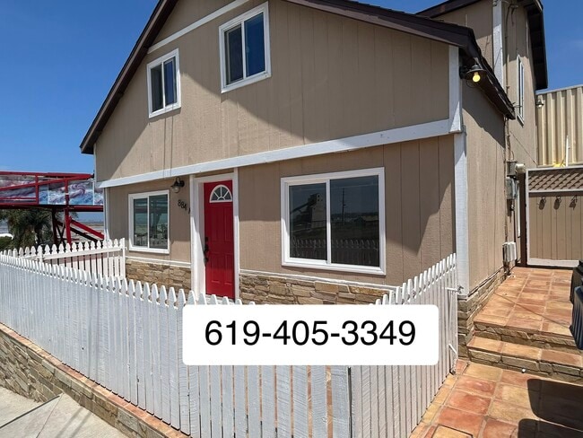 Building Photo - 884 Ada St
