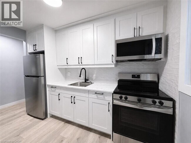 Photo du bâtiment - 281 Lorne Ave