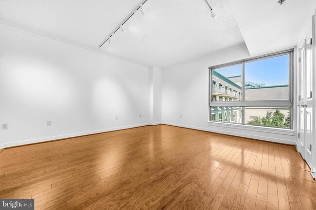 Building Photo - 777 7th St NW