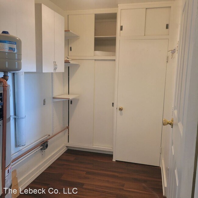 Building Photo - 3 br, 2 bath House - 2109 Hendola Dr. NE