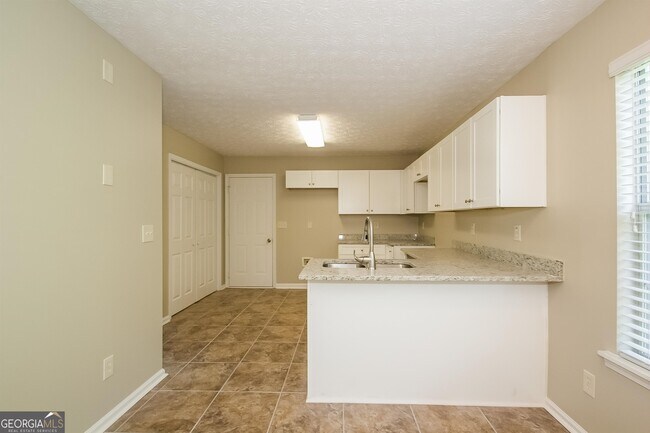 Foto del edificio - 1450 Timber Walk Dr SE