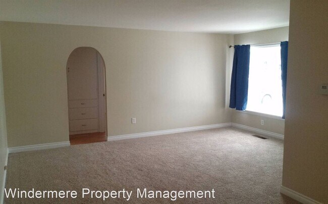 Foto del edificio - 3 br, 1 bath House - 32 SW 10th St