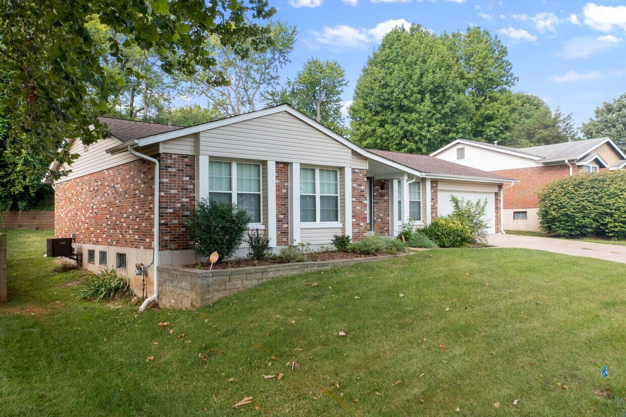 Primary Photo - Single Family Home in Florissant (3 Bed/2 ...