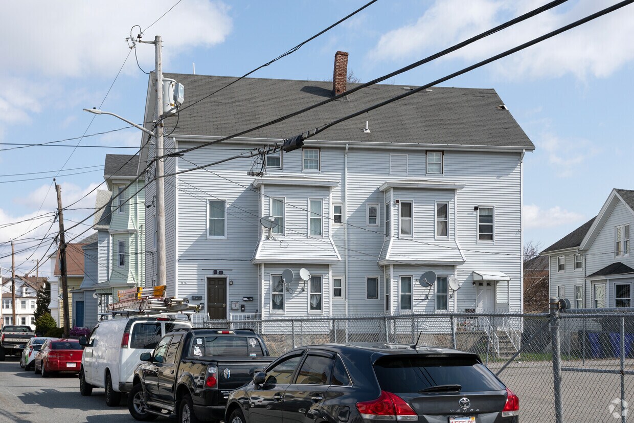 Building Photo - 74 Covel St