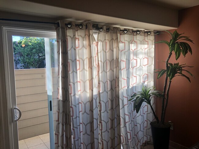 Foto del edificio - 7240 Shirley Ave