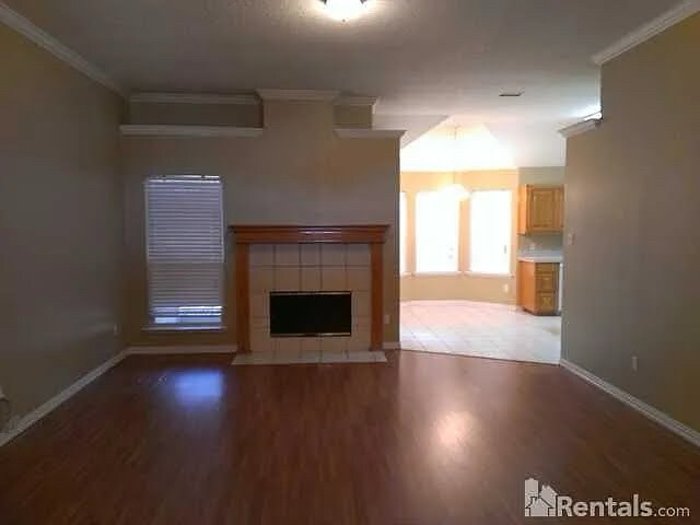 Foto del edificio - 605 Arbor Ln