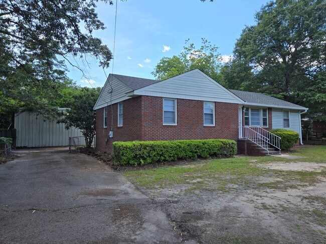 Building Photo - 142 N Belair Rd in Evans - 2 Bedroom, 1 Ba...