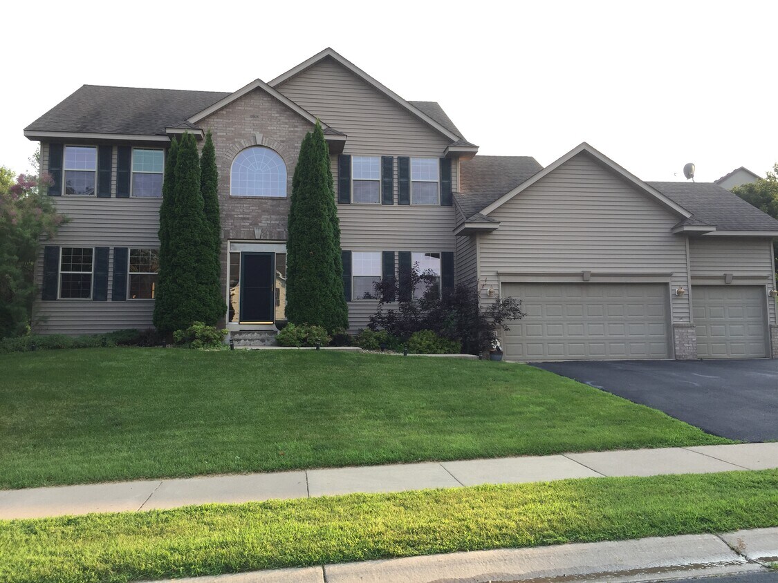 12321 Jasper Ln, Eden Prairie, MN 55347 House Rental in Eden Prairie