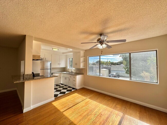 Foto del edificio - 7706 Norton Ave