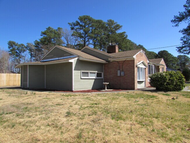 Building Photo - 16 Patton Dr