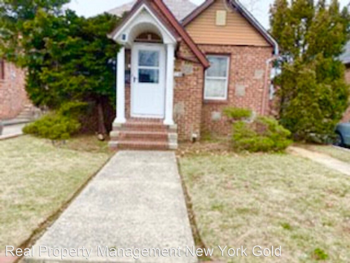 Foto principal - 3 br, 1.5 bath House - 394 Rockaway Pkwy.
