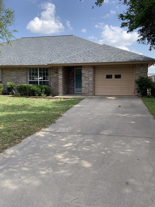 Building Photo - 314 Wedgewood Dr