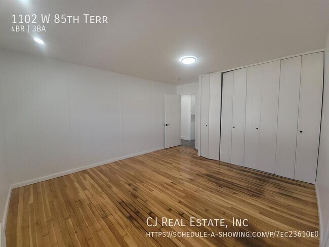 Building Photo - 1102 W 85th Terrace