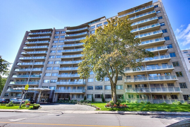 Building Photo - Royal Westmount - Il Palazzo luxury residence
