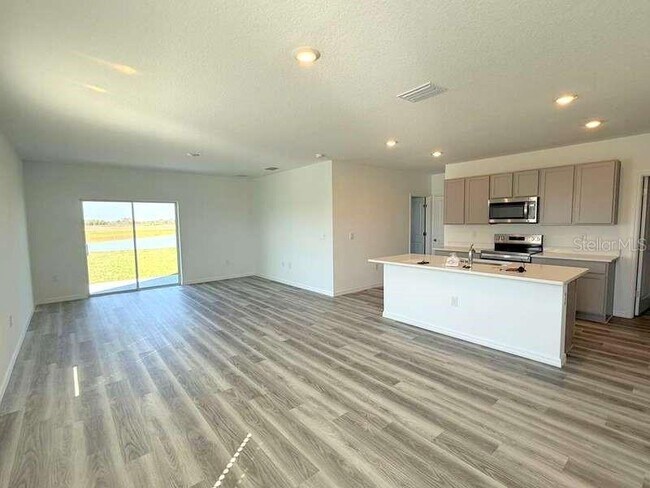 Foto del edificio - 32893 Osprey Peak Wy