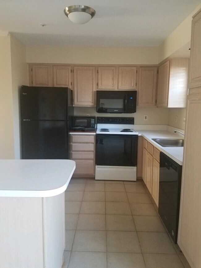 2nd Floor - Kitchen - 4410 Lieutenant Lansdale Place