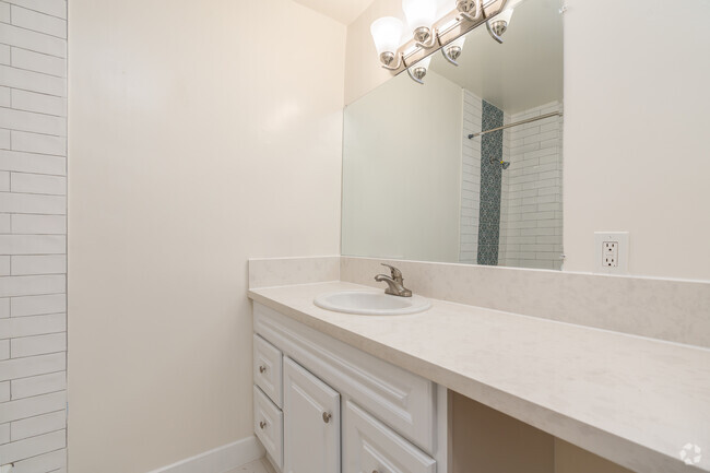 Studio - 450SF - Bathroom - 13060 Burbank Blvd. Apartments
