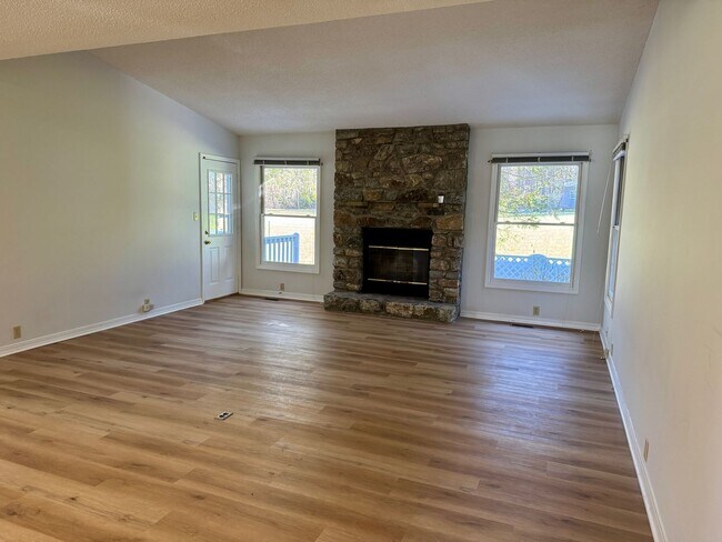 Foto del edificio - Black Mountain - Two Bedroom, 55 + Community