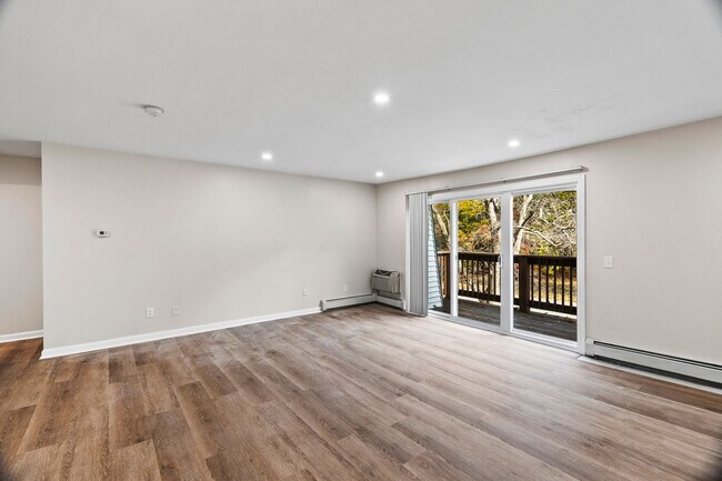 Foto del edificio - Cozy 2 Bedroom in the Heart of Cranston