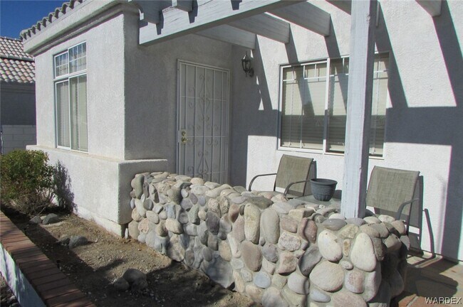 Building Photo - 2125 Desert Palms Dr