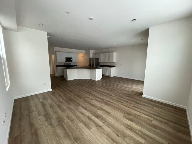 Foto del edificio - 5922 Hawkweed Dr