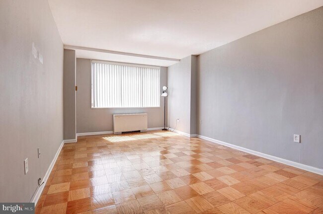 Foto del edificio - 10500 Rockville Pike