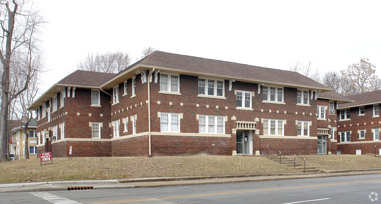Building Photo - 420-430 E 38th St