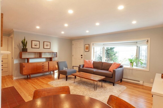 Foto del edificio - 3243 22nd Ave W