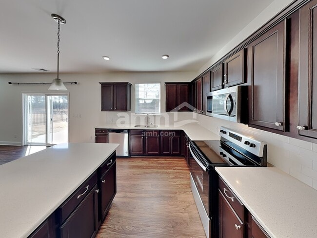 Building Photo - 137 Hazel Pk Dr