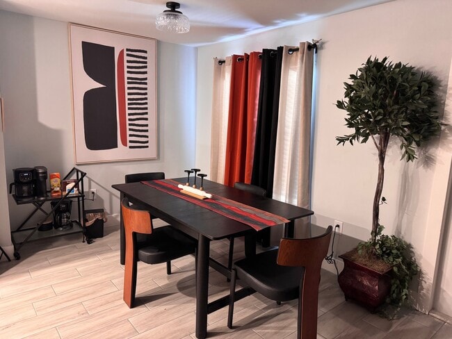 Foto del edificio - 3665 Michigan Ave