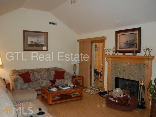 Building Photo - 5BR/4.5BA ranch including guest house