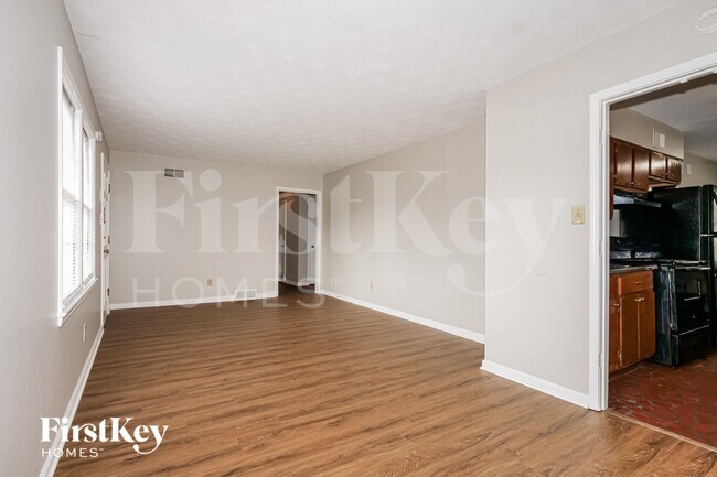 Foto del edificio - 2024 Janis Dr