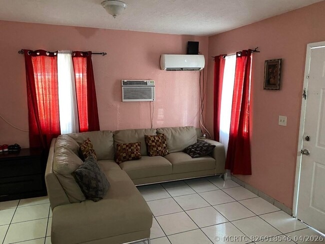 Foto del edificio - 12920 Westview Dr