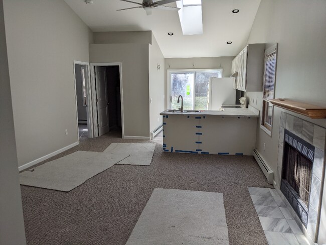 Building Photo - 1465 Wren St