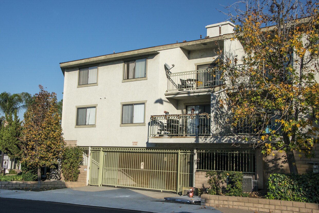 Foto principal - 404 E Birch St