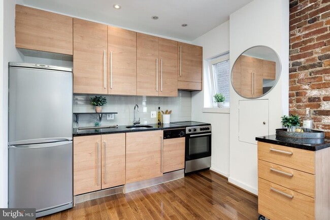 Building Photo - 51 Randolph Pl NW