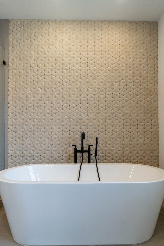 Foto del edificio - 2222 Neilson Way