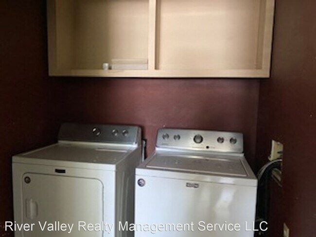 Foto del edificio - 3 br, 1.5 bath House - 104 W 14th