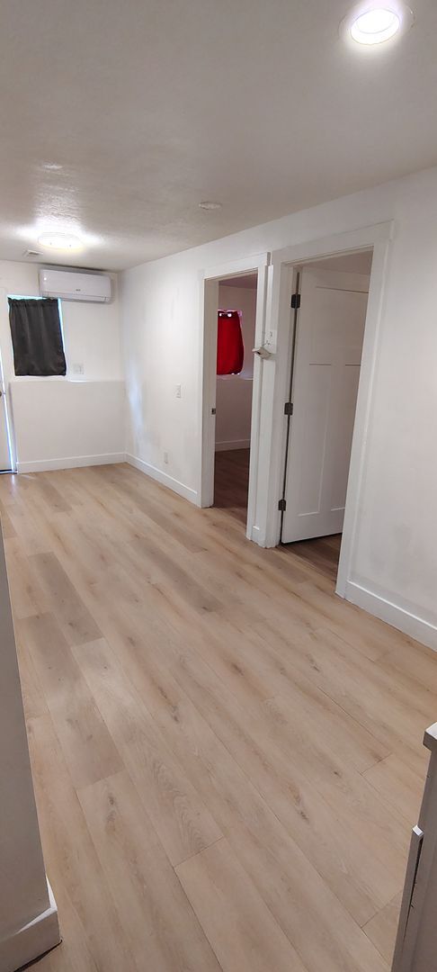 Foto del edificio - Amazing Basement home for a great value!
